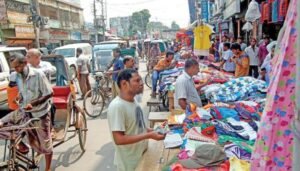 ফুটপাতে চাঁদাবাজি চলছেই