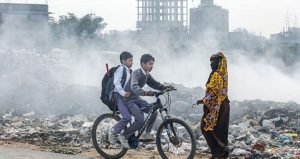 আজও এক নম্বরে দূষিত ঢাকা