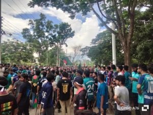 ছাত্রলীগের সঙ্গে সংঘর্ষের মধ্য দিয়েই রাজধানীসহ দেশের বিভিন্ন স্থানে বিক্ষোভ