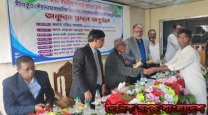 ৩০ জন গরিব মেধাবী শিক্ষার্থীর মাঝে নগদ অর্থ প্রদান