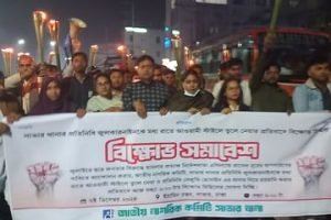 জাতীয় নাগরিক কমিটির এক প্রতিনিধিকে তুলে নেওয়ার ফলে বিক্ষোভ
