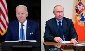 নিষেধাজ্ঞার কারণে ‘কঠিন অবস্থায়’ পুতিন: দাবি বাইডেনের