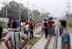 বুড়িচংয়ে ট্রেনে কাটা পড়ে ৩ যুবকের মৃত্যু