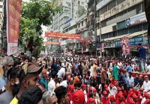 নয়াপল্টনে শ্রমিক সমাবেশে জনস্রোত