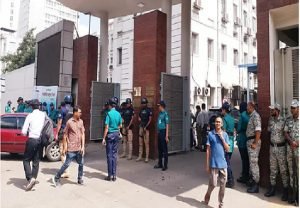 সচিবালয়ে কড়া নিরাপত্তা, দর্শনার্থীদের প্রবেশে নিষেধাজ্ঞা