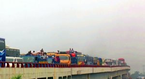 ২৮ কিলোমিটার যানজট ঈদুল আজহার ছুটির শেষ দিনে