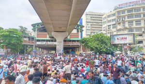 তিন দাবিতে সাবেক বিডিআর সদস্যদের শাহবাগ অবরোধ