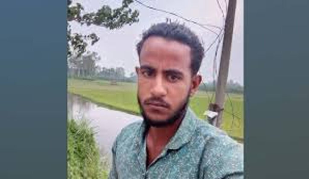 নাটোরে নদীতে নৌকা ডুবি যুবক নিখোঁজ