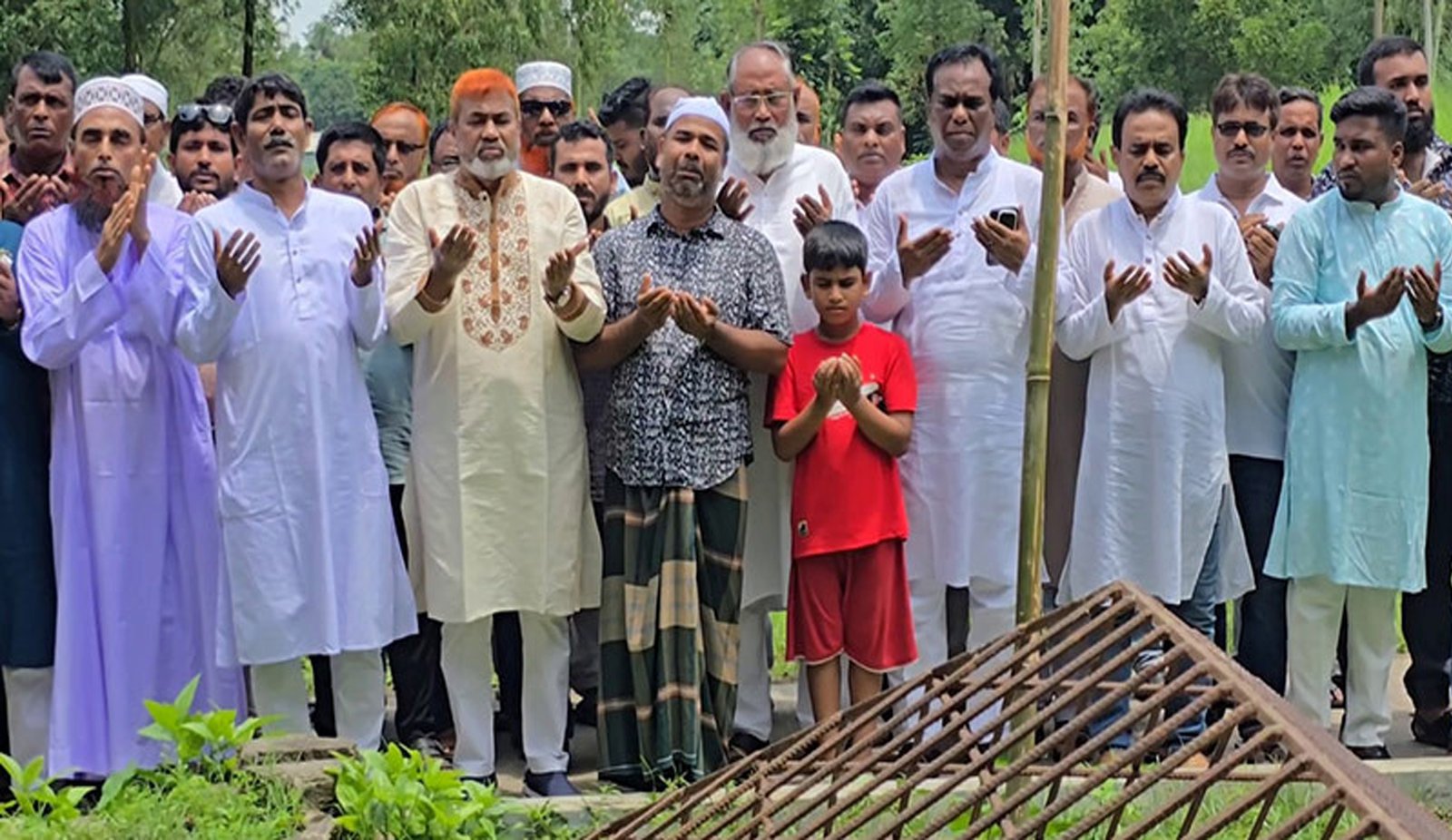 উত্তরা ঘনবসতি এলাকায় বিমান বাহিনীর মহড়া উচিত হয়নি: পিন্টু