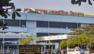 ২২ লাখ টাকার বিদেশি মুদ্রাসহ যাত্রী আটক