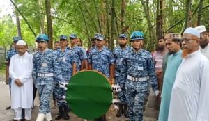 মাইলস্টোনে নিহত মাহতাবের সমাধিতে বিমান বাহিনীর শ্রদ্ধা