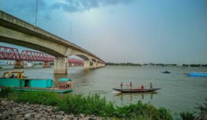 মেঘনায় বাল্কহেডের ধাক্কায় ট্রলার ডুবে নিহত ১ জন