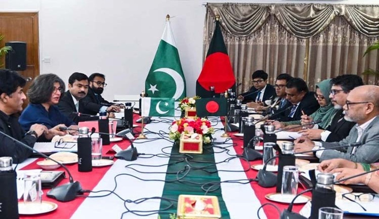 বাংলাদেশ পাকিস্তান দ্বিপাক্ষিক সম্পর্ক আরও দৃঢ় করার অঙ্গীকার