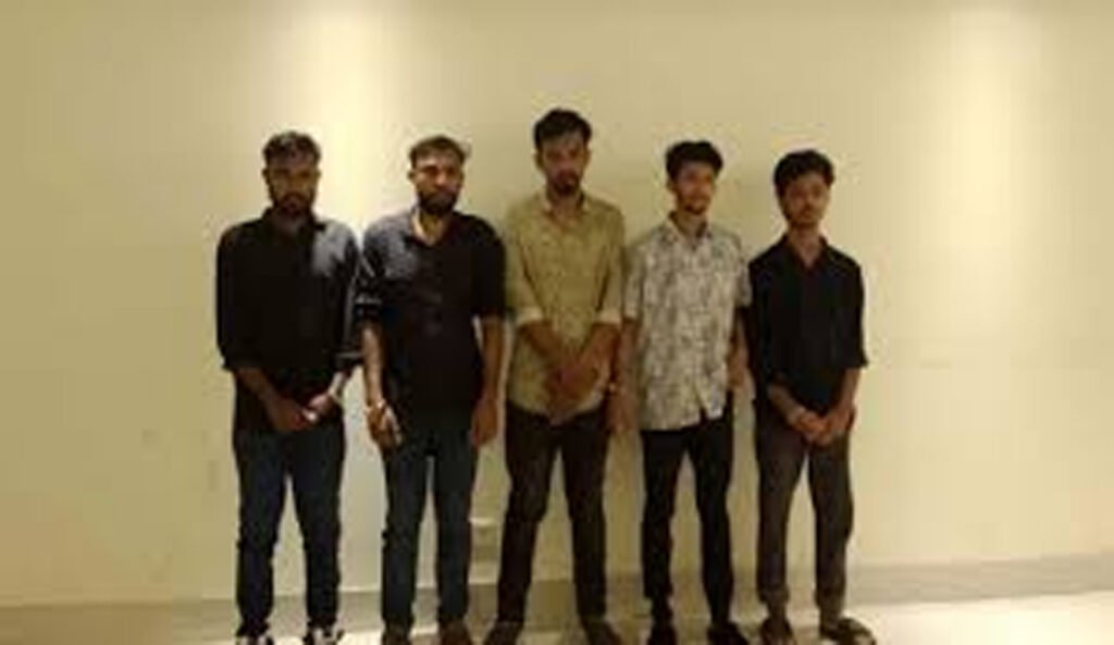চাঁদাবাজি করতে গিয়ে ধরা বৈষম্যবিরোধী ছাত্রনেতার বিরুদ্ধে মামলা