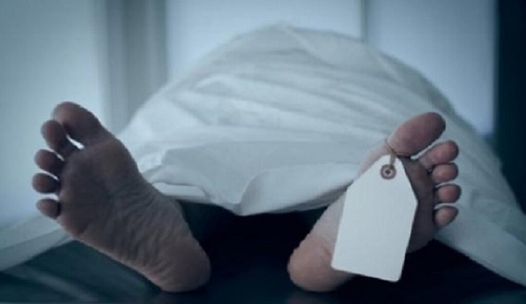 রেললাইনের ওপর থেকে গৃহবধূর রক্তাক্ত মরদেহ উদ্ধার