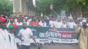 সমাবেশস্থলে যাচ্ছেন দলে দলে জামায়াত নেতাকর্মীরা