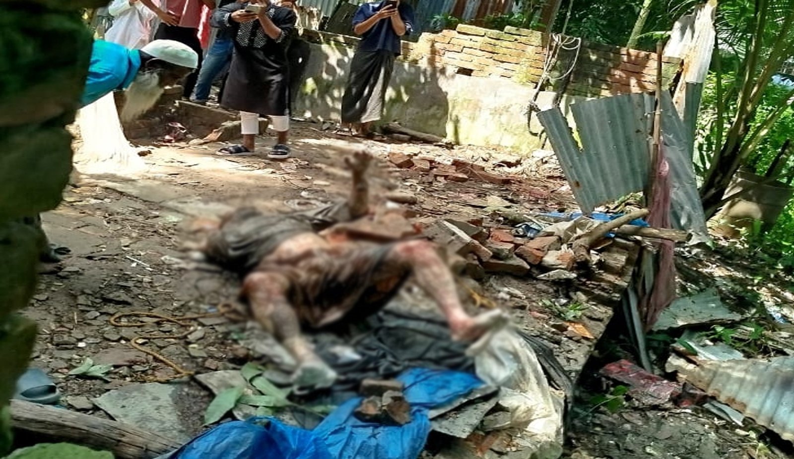 কেরানীগঞ্জে পুকুর থেকে অজ্ঞাতনামা ব্যক্তির লাশ উদ্ধার