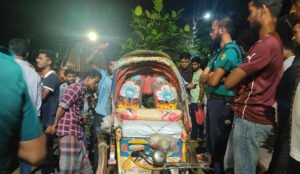ঢাবিতে রিকশাচালকের মৃত্যু