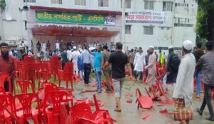 ‘জয় বাংলা’ স্লোগান দিয়ে এনসিপির সমাবেশ মঞ্চে হামলা