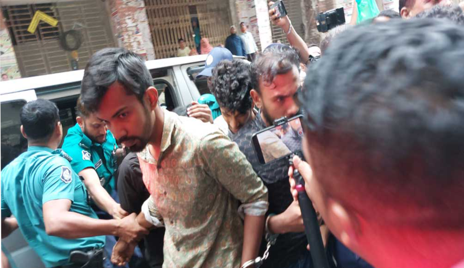 বৈষম্যবিরোধী নেতাসহ চারজন ৭ দিনের রিমান্ডে