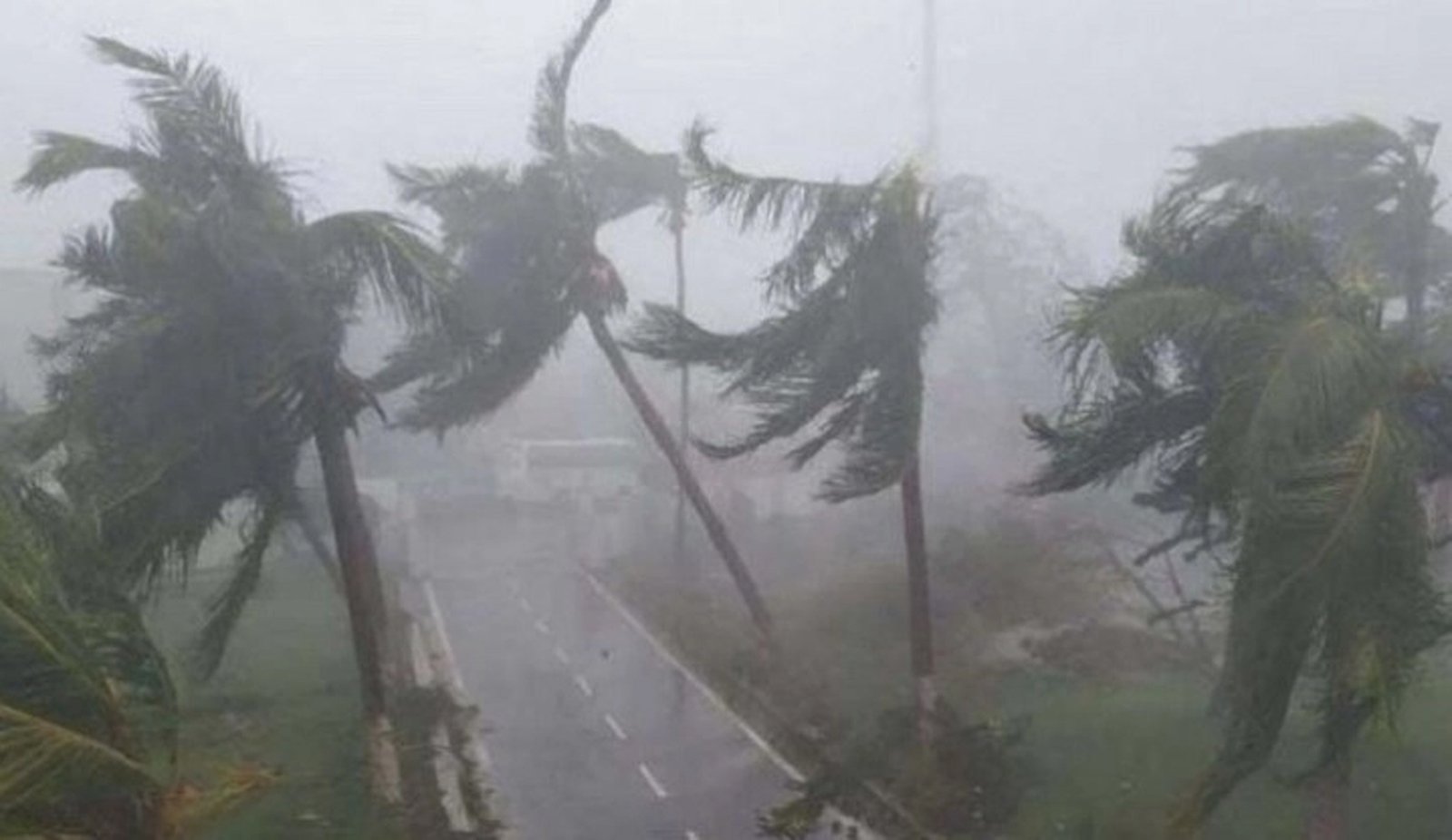 ঝড়ের ঝুঁকিতে ৪ জেলা