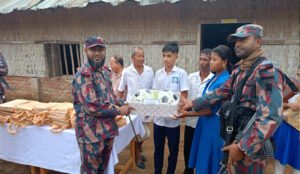 বিজিবির শিক্ষা উপকরণ ও ক্রীড়া সামগ্রী বিতরণ