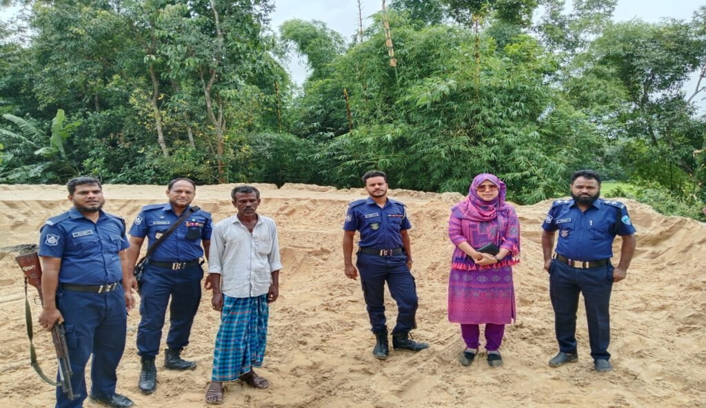 রামগড়ে অবৈধভাবে বালু উত্তোলনে ভ্রাম্যমান আদালতে দুই লাখ টাকা জরিমানা