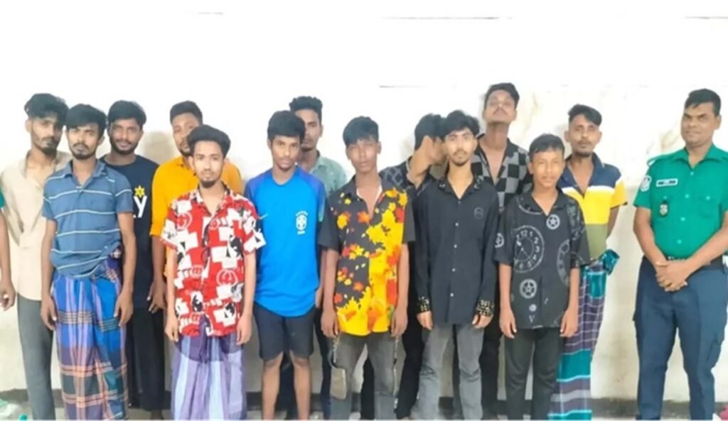 বিশেষ অভিযানে আদাবর-মোহাম্মদপুরে গ্রেপ্তার ১৭ জন