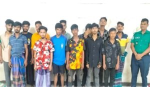 বিশেষ অভিযানে আদাবর-মোহাম্মদপুরে গ্রেপ্তার ১৭ জন