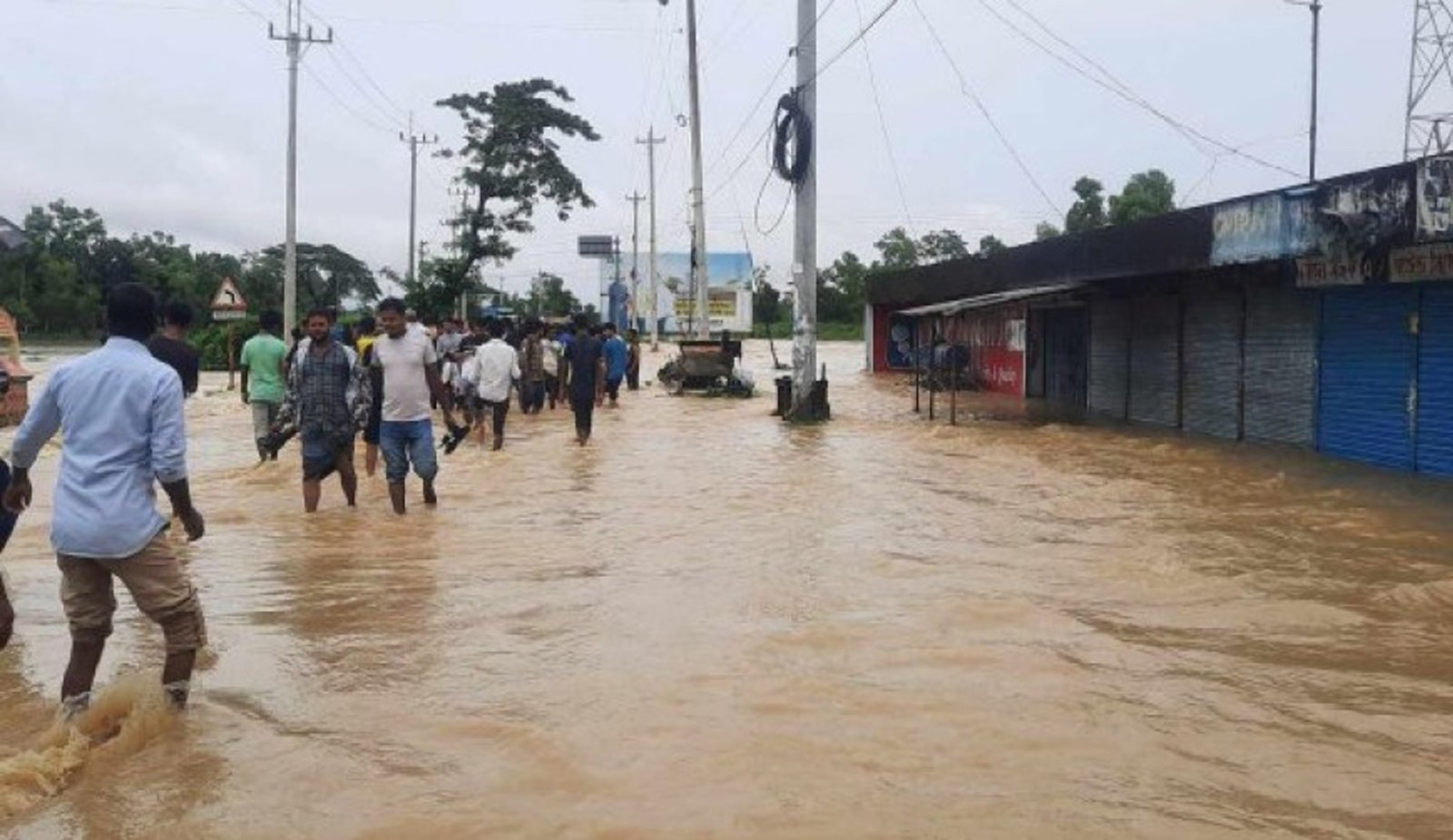 বন্যায় ডুবে যেতে পারে দেশের ১০ জেলা