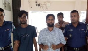 ভারতে পালানোর সময় দীপু মনির ভাগনে আটক