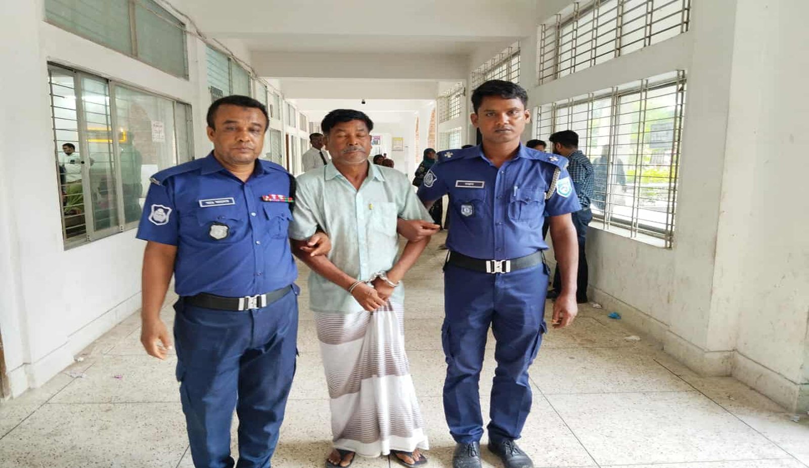 হিন্দুপাড়ায় উস্কানী দেয়ার অভিযোগে গ্রেফতার সেলিম তিন দিনের রিমান্ড মঞ্জুর