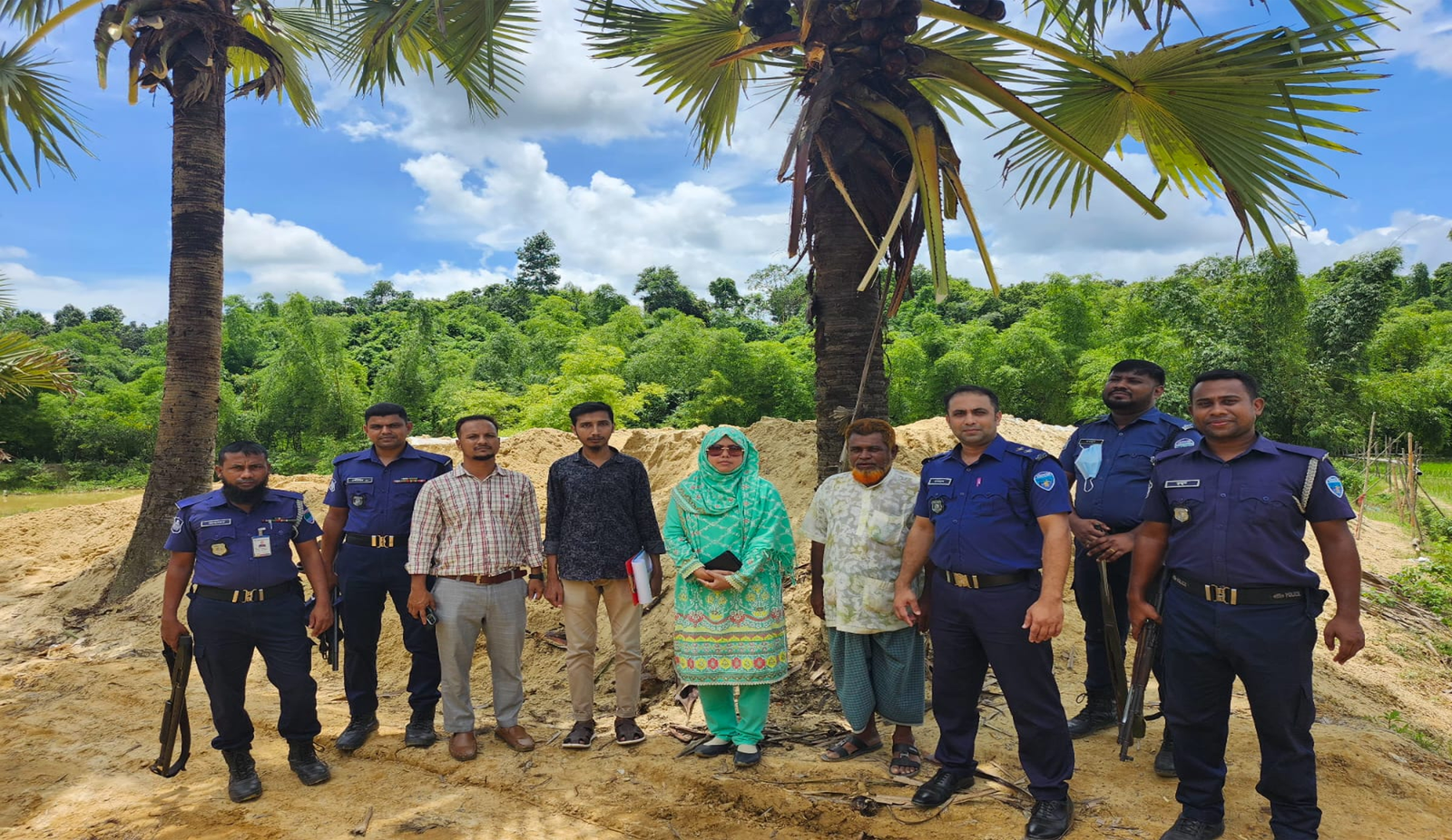 অবৈধভাবে বালু উত্তোলনে ভ্রাম্যমান আদালতে ট্রাক মালিককে জরিমানা