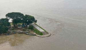 হু হু করে বাড়ছে পদ্মার পানি নিম্নাঞ্চল প্লাবিত
