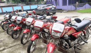 চাঁপাইনবাবগঞ্জে ৮ চোরাই মোটরসাইকেল উদ্ধার