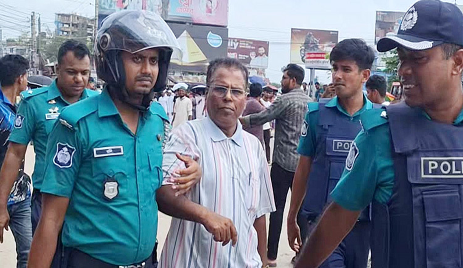 স্বাস্থ্যসংস্কার আন্দোলনে জয় বাংলা স্লোগান, ১ জন আটক