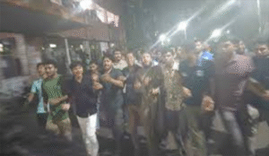 সাংবাদিককে হুমকি দেওয়ায় ছাত্রদল নেতার বিরুদ্ধে ঢাকা কলেজে বিক্ষোভ