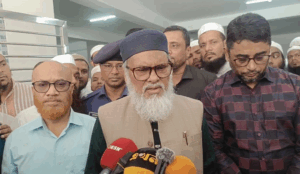 এজেন্সি মালিক বিড়ি নিয়ে সৌদি যান, স্বর্ণ আনার সময় ধরা খান: ধর্ম উপদেষ্টা