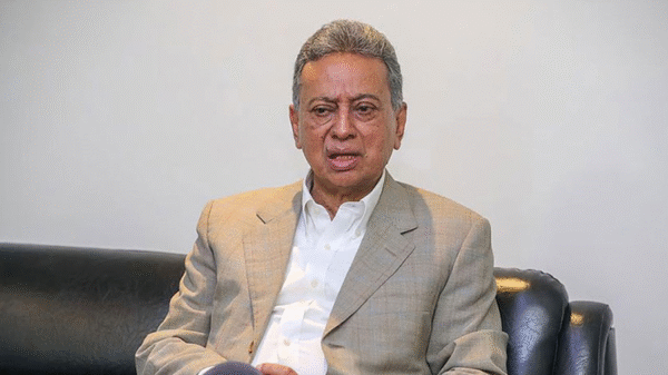 একদল মুক্তিযুদ্ধ, আরেক দল চব্বিশ বিক্রি করছে: আমীর খসরু