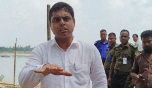 সাংবাদিকদের ‘সন্ত্রাসী’ বললেন ম্যাজিস্ট্রেট