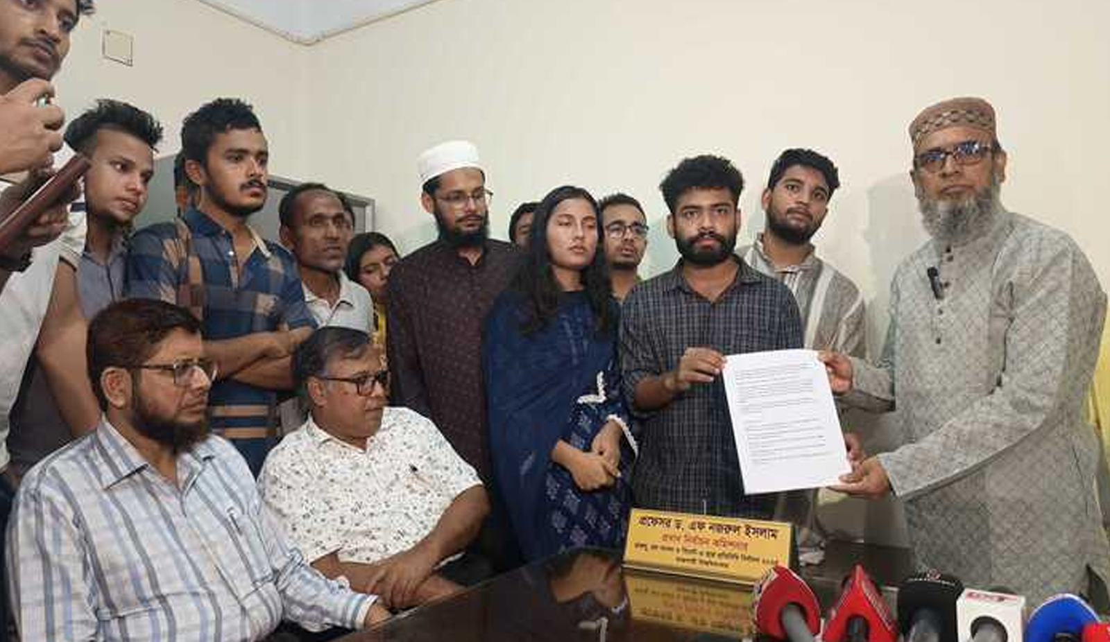 রাকসু নির্বাচন পেছানোর দাবি ছাত্রদলসহ স্বতন্ত্র প্রার্থীদের, শিবিরের দ্বিমত