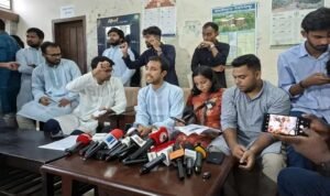 কারচুপির অভিযোগে জাকসুর ভোট বর্জন ছাত্রদলের