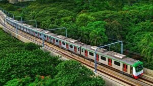 ২৪ ঘন্টা বন্ধ থাকার পরে চালু হয়েছে মেট্রোরেল