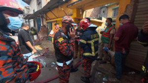 মিরপুরে গার্মেন্টস ও গোডাউনে আগুন: ৯ মরদেহ উদ্ধার