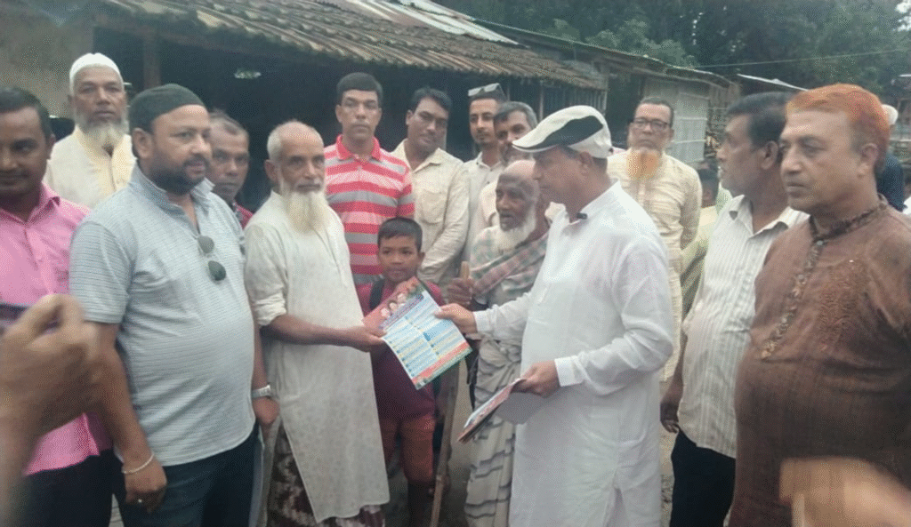 বিএনপির মনোনয়ন প্রত্যাশী তারিক আহমেদের গণসংযোগ লিফলেট বিতরণ!