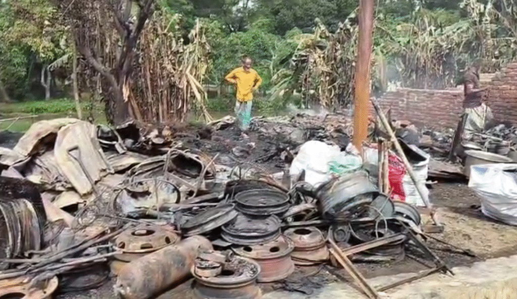 খাগড়াছড়িতে আগুনে পুড়ে ছাই ১৯ দোকান