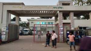 বরুড়ায় স্বাস্থ্য কমপ্লেক্সের অ্যাম্বুলেন্সে অতিরিক্ত ভাড়া নেওয়ার অভিযোগ