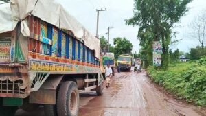 কুমিল্লা-বাগড়া সড়কের বেহাল দশা