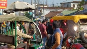 নির্দিষ্ট স্টেশন না থাকায় যানজটের ভোগান্তি