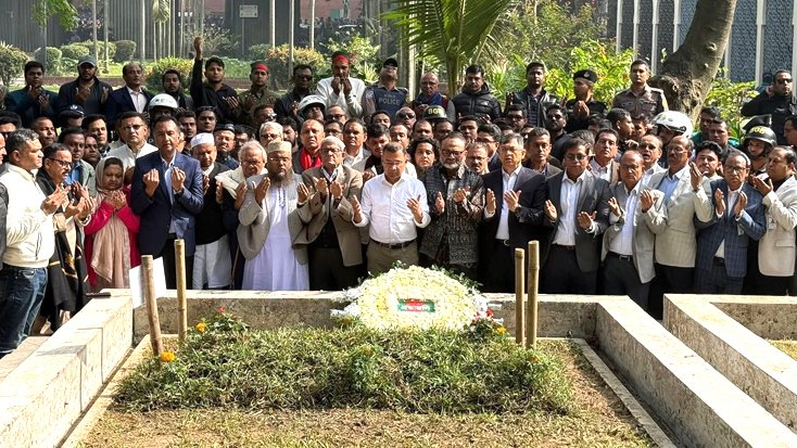 শহীদ ওসমান হাদির কবর জিয়ারত করলেন তারেক রহমান